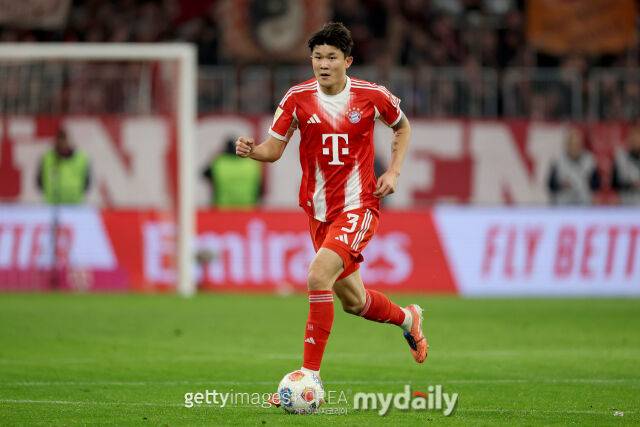 김민재 관중석으로 보낸 콤파니 감독