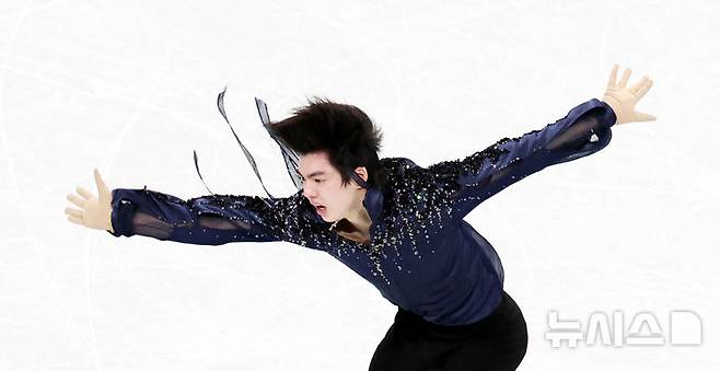 피겨 간판 차준환, 쇼트서 큰 실수없는 연기…'92.72점'[2026 동계올림픽]