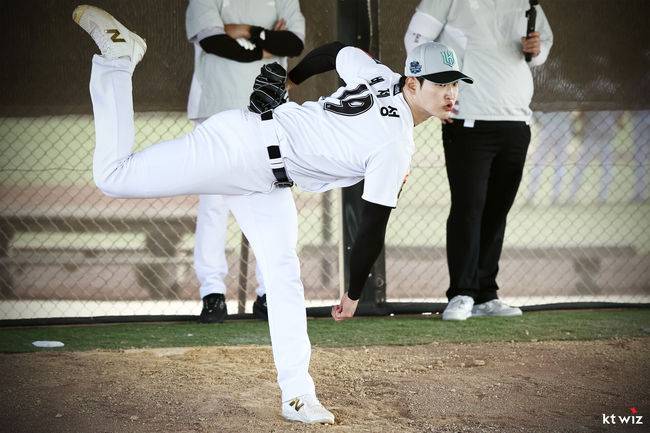 롯데서 진짜 복덩이를 데려왔네…팔꿈치 수술→상무 전역, 왜 10승 확신하나 “더 이상 통증 없어, 자신감 되찾았다” [오!쎈 질롱]