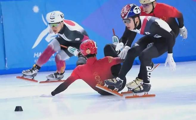 중국에 충성 맹세했는데...