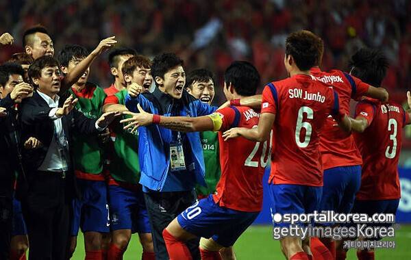 금메달→병역 특례→봉사 활동 서류 조작→국대 영구 박탈...장현수, 아시아 무대서 굴욕, 최저 평점으로 0-7 완패 원흉