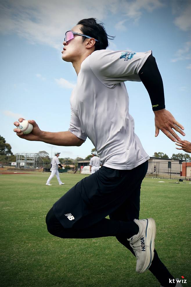 이게 되네? 1년에 3㎞씩 빨라진 직구 → 좌완 153㎞ 파이어볼러 변신!