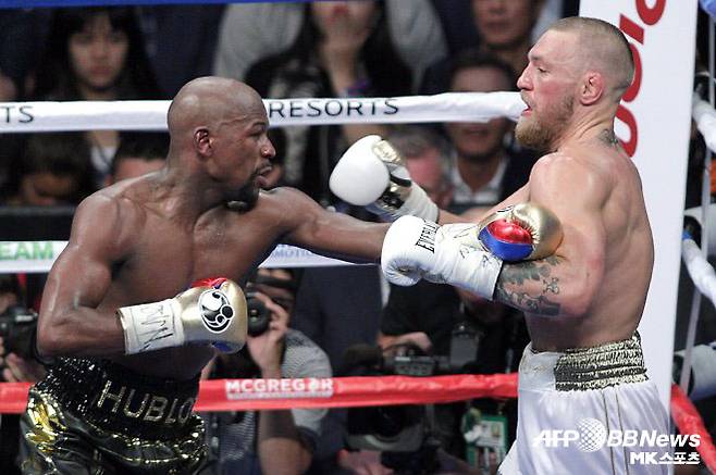 “복싱이 UFC보다 훨씬 우월해” 복싱 3체급 석권 스티븐슨, UFC 챔피언 토푸리아에게 ‘링 위 한판 대결 제안’