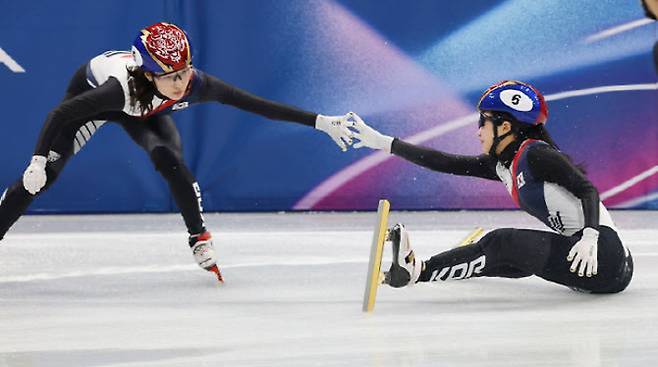 韓 쇼트트랙과 충돌한 美 선수의 항변, 곽윤기도 끄덕