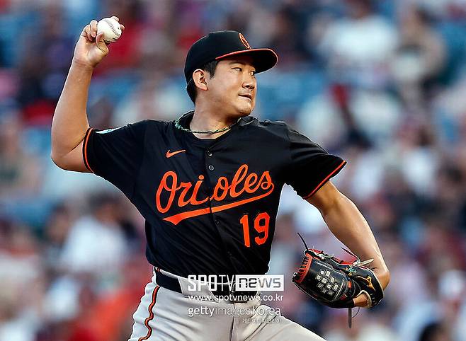 이래서 투수들의 무덤 갔구나…'연봉 70억에 비즈니스 항공권까지' 36세 일본인 투수 대박 계약 성사