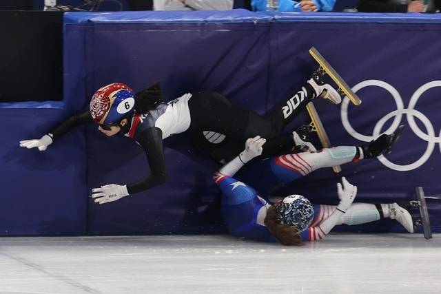 ‘韓과 악연’ 안톤 오노, 김길리 넘어뜨린 美 선수 향해 “너무 서둘렀어”···“하루에 세 번이나 넘어지는 건 정신적으로 큰 부담”