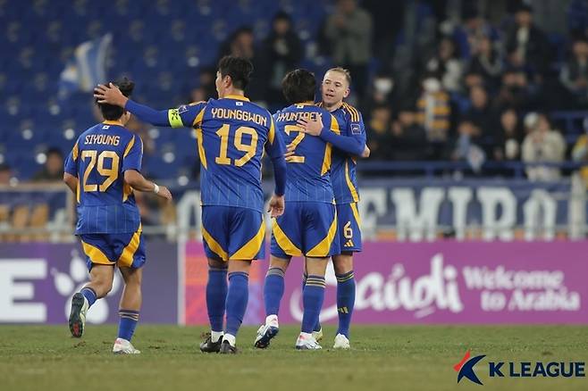 ‘추가시간의 비극’ 울산HD 김현석호 데뷔전서 멜버른에 1-2 패배…ACLE 9위 추락, 16강행 ‘적신호’ [SS현장리뷰]