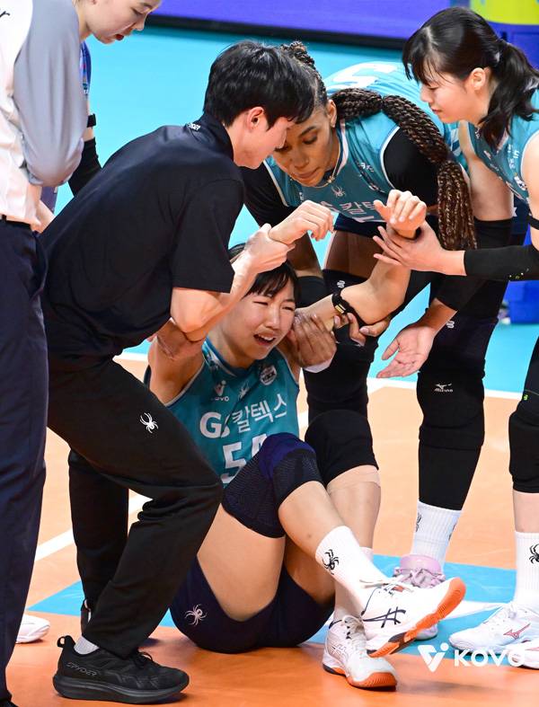 ‘서브 대폭발’ GS, 페퍼 잡고 4연승 질주했지만...MB 오세연 부상 이탈 [MK현장]