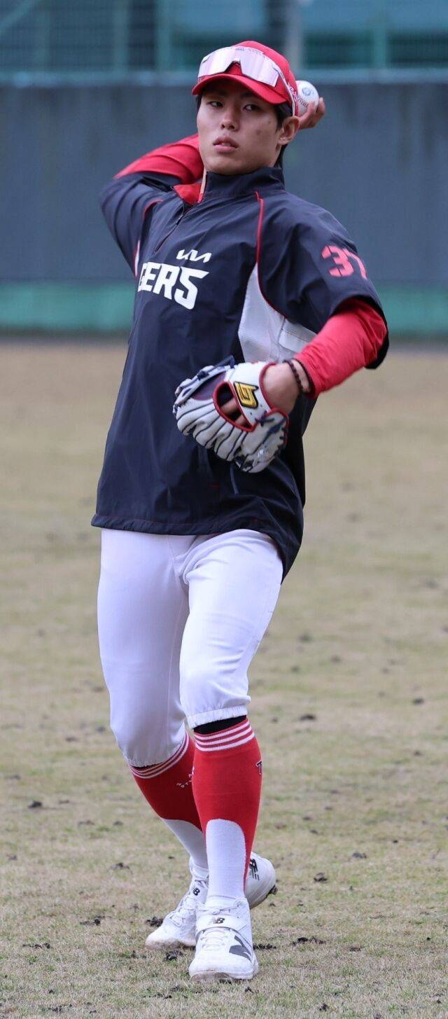 “김서현 선배님 상대하고 싶다, 가장 빠른 공 던지니까…신인상+100안타” KIA 외야에 등장한 야망남, 언젠가 나성범처럼[MD아마미오시마]