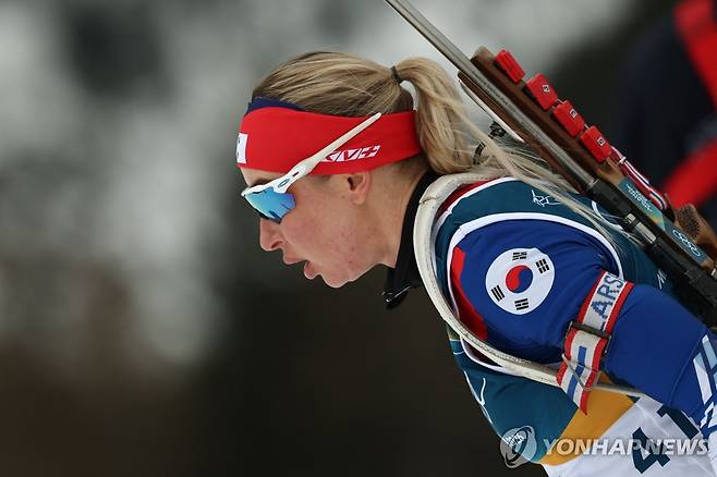 [올림픽] '귀화 한국인' 압바꾸모바, 바이애슬론 여자 15㎞ 개인 63위
