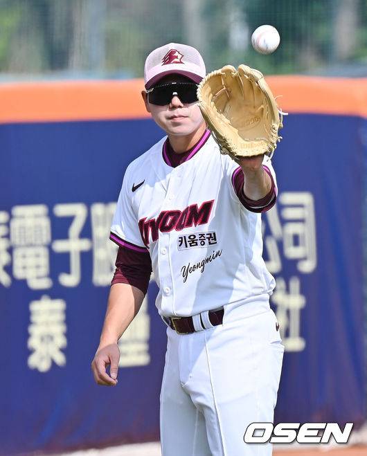 ‘개판 5분 전’ 쓴소리 들었던 키움, 베테랑 이적생 놀랄 정도로 달라졌다 “프로의식 없다면 예의가 없는 것” [키움 캠프]