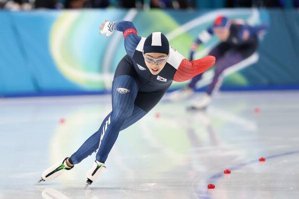 이나현, 첫 올림픽 일냈다…스피드 스케이팅 女 1000ｍ 韓 첫 ‘톱10’