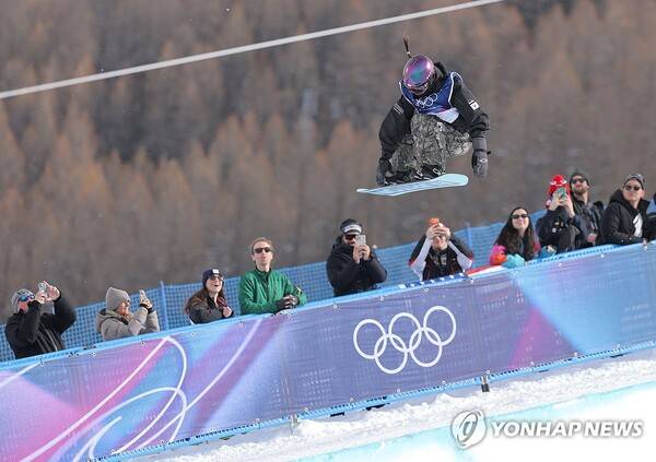 '지미집도 넘는' 최가온 점프력, 날아다니는 17세에 관중들도 '얼음'[밀라노 스틸컷]