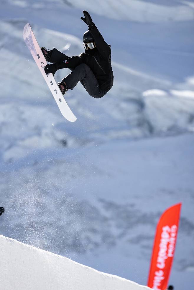 韓 올림픽 대형사고 보인다...'여고생 보더' 최가온, 金 확률 36%→클로이 김 턱밑 추격