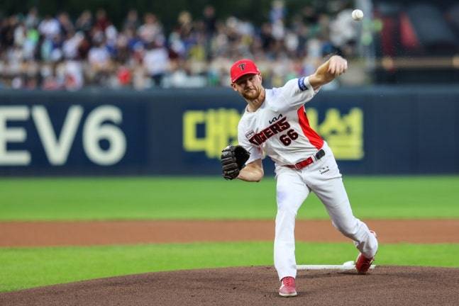 'KIA 우승멤버'에게 찾아온 비보, 선발-구원 뼈 빠지게 돌았는데→제시액 20억원 깎였다...연봉조정신청 구단에 패배