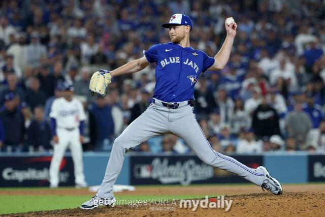 'KIA서 5억 받았는데...' 연봉 64억 대박에도 불만 폭발, 연봉 조정 싸움서 끝내 졌다