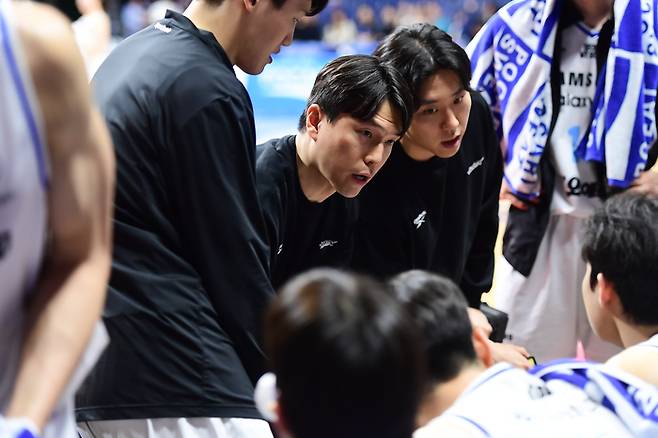 진짜 왜 늦었을까? 여전히 ‘의문’→사상 초유의 ‘지각 출근’ 김효범 감독, ‘감독 의무 위반’으로 벌금 300만원 [SS시선집중]