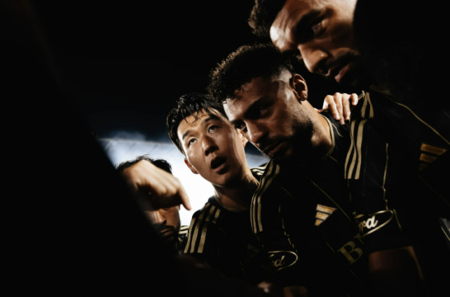 '대형사고' 메시, 바르셀로나 상대하다가 다쳤다…손흥민과 역사적인 MLS 개막전 불발 위기