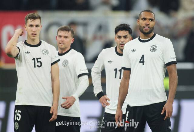 '바이에른 뮌헨, 2연속 결장 김민재 방출하고 도르트문트 센터백 영입 필요'…독일 레전드 수비수 강조