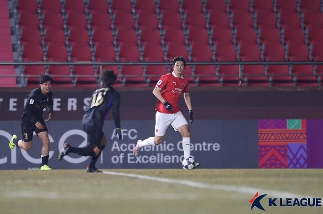 묵묵히 응원하는 ‘절친’ 기성용 “이청용 행동에 대해 제가 할 말은 없다…새 팀에서 증명할 것” [SPO 현장] 