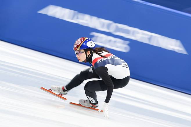 여자 쇼트트랙 500m, 최민정만 살아남았다…이소연·김길리 탈락 [밀라노 동계올림픽]