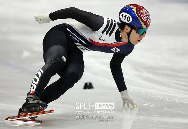 '반칙왕' 황대헌, 올림픽서도 실격 당했다…男 1000m 메달 획득 실패