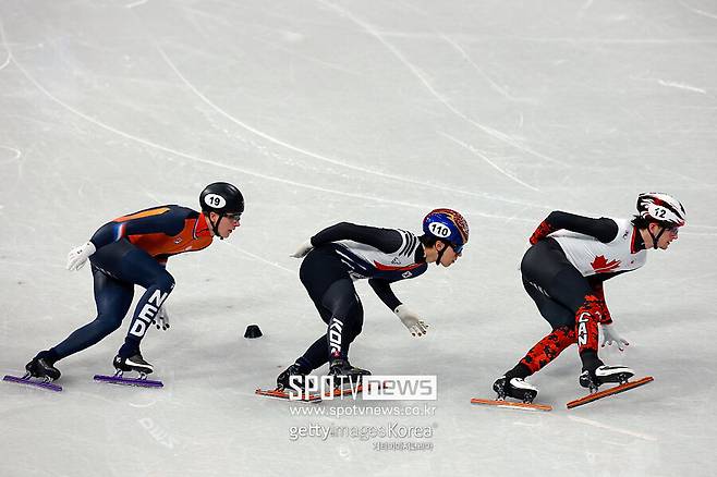 '반칙왕' 황대헌, 올림픽서도 실격 당했다…男 1000m 메달 획득 실패