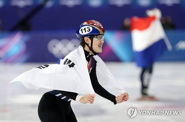 '최민정-김길리-황대헌' 모두 떨어졌지만… '18세' 임종언, 韓 쇼트트랙 자존심 지켰다