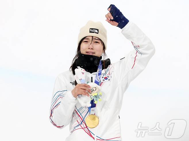 '최가온 金' 펑펑 운 김수철 감독