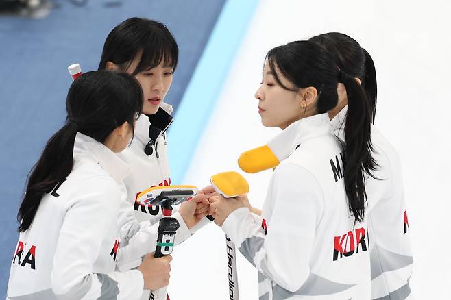 여자 컬링 대표팀, 이탈리아전 승리 이어 영국전서 연승 사냥