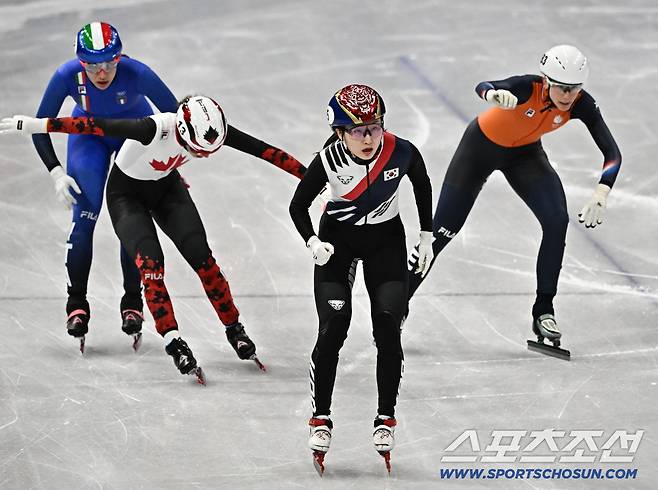 쇼트트랙 '할미새' 최민정 8년 뒤에도 올림픽 나가야 하는 이유, 이탈리아 '리빙 레전드' 전설의 활약[밀라노현장]
