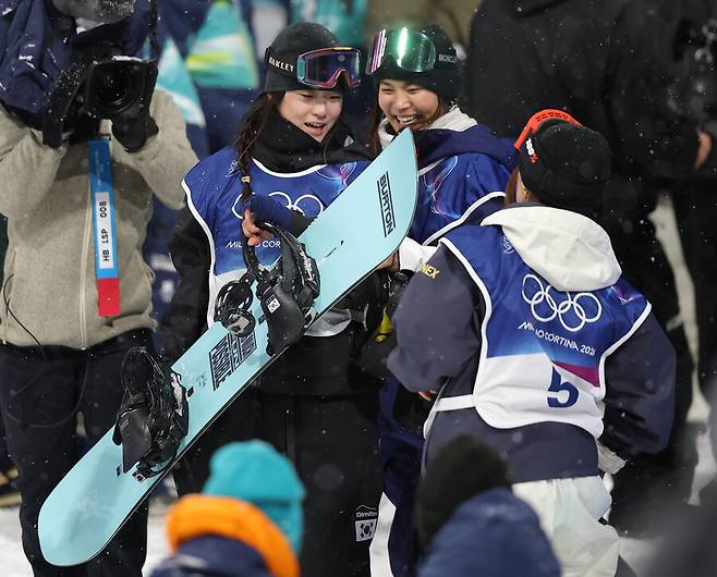 단독 중계사, 최가온 금메달 소식은 '자막'으로만...중계진 코멘트조차 없었다