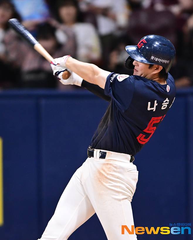 롯데, 나승엽-고승민 등 4명 불법 도박 인정..“즉각 귀국조치, 전수조사 후 엄중 대처할 것”