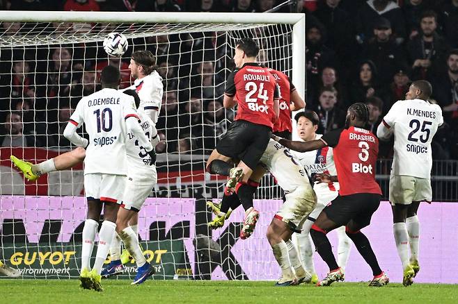 ‘초비상’ 이강인 ‘30분 활약+패스 성공률 94%’ PSG, 렌에 1-3 완패···1위 자리 위태롭다[리그1·리뷰]