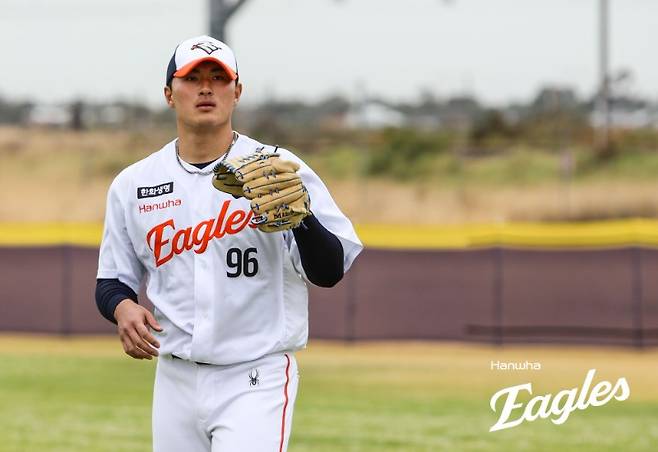 한화 타선 쩔쩔맨 이유 있었네…'2015 WS·2017 WBC 우승' 이 정도 투수가 호주에 있었다니