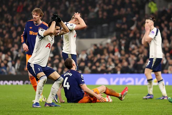 '손흥민 떠나니 이상해졌다' 토트넘, EPL 보다 UCL+UEL에서 더 많이 이겼다→승률 23% VS 71%...지난 시즌부터 EPL 최다패 2위 '불명예'