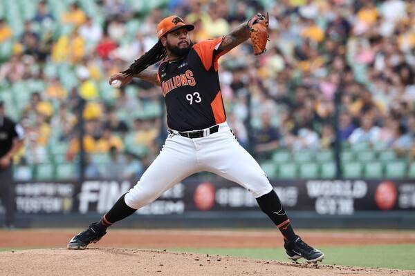 아쉬움 속에 한국 떠난 '前 한화' 에이스, 대만리그 '폰세' 될 줄 알았는데...멕시코로 급선회, 이유는?