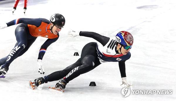 '팀킬 논란' 황대헌, 올림픽 2연패 불발됐지만 1500m서 값진 은메달[밀라노 올림픽]