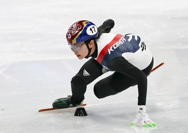 죽음의 조 뒤집은 '두 번의 역전 드라마'... 쇼트트랙 여자 계주, 완벽 팀워크로 금빛 질주 예고