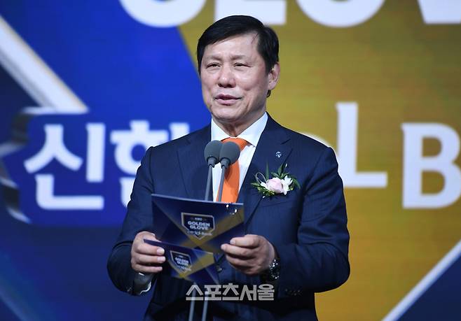 “30경기 출장정지·300만원 끝?” 롯데 불법 도박 파문…KBO, ‘엄벌’로 본때 보여줄까 [SS이슈]