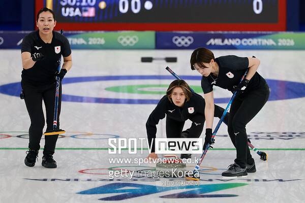“한국도 흔들린다” 日 희망회로 가동…'5승 4패' 원하는 여자 컬링 한일전 사활→