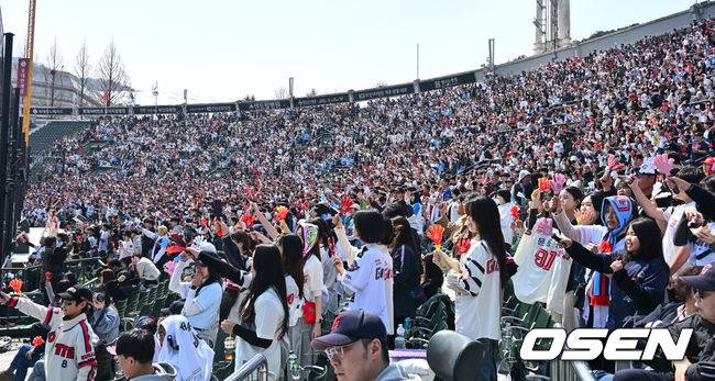 롯데 불법 도박 논란 속 은퇴선수의 작심 발언, “몰라서 한 일 아니다. 강하게 다스려야”