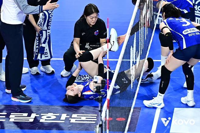 여자배구 IBK기업은행 킨켈라, 발목 부상…전력 이탈 우려