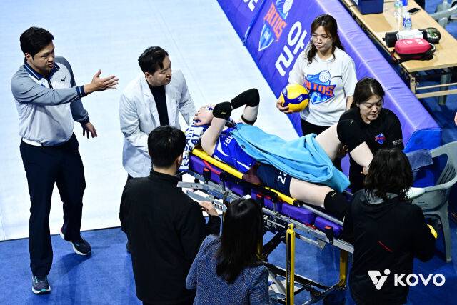 '조이 33점+고예림 60일 만에 복귀' 페퍼저축은행, 3-1로 승리→창단 최다승 쾌거…IBK기업은행 킨켈라 부상 어쩌나 [MD화성]