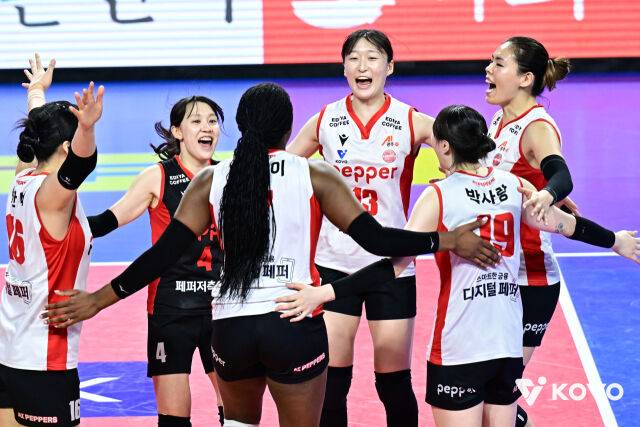 '최고·최고·최초' 페퍼저축은행, 새로운 역사 썼다…