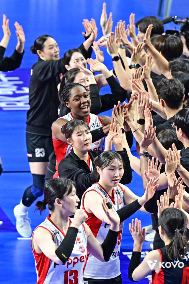 '최고·최고·최초' 페퍼저축은행, 새로운 역사 썼다…