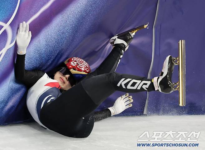 '베이징 편파 판정급'...밀라노 '최악의 빙질', 韓 쇼트트랙 괴롭히는 악조건[밀라노 현장]