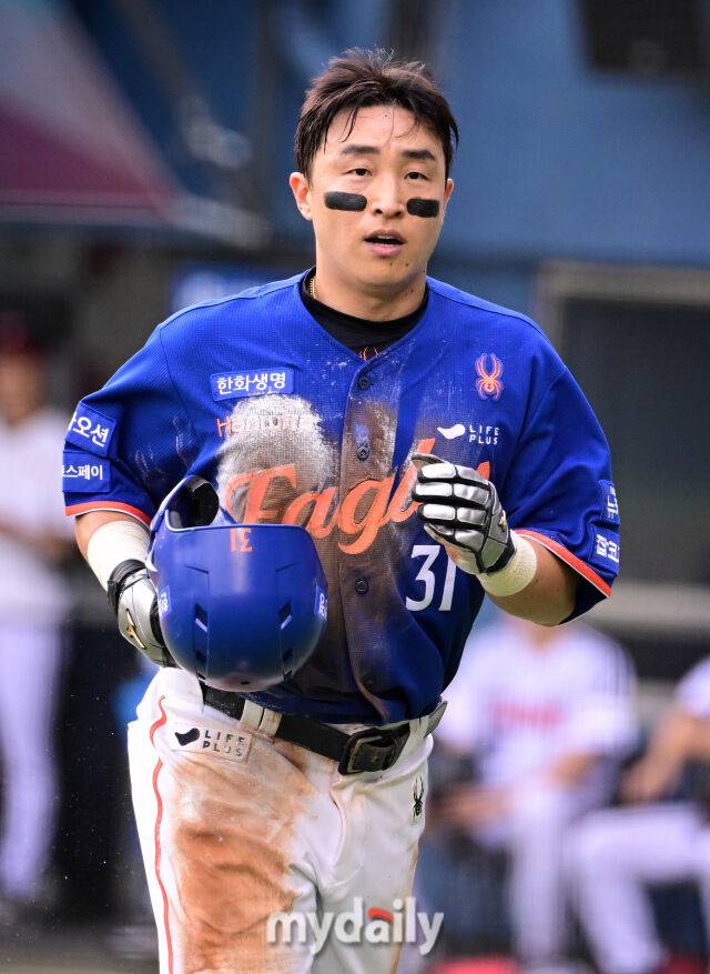 “한화에서 너무 행복했다, 고마웠다” 손아섭 진심고백, 단 1억원에 남은 이유…KS 우승하면 ‘해피엔딩’
