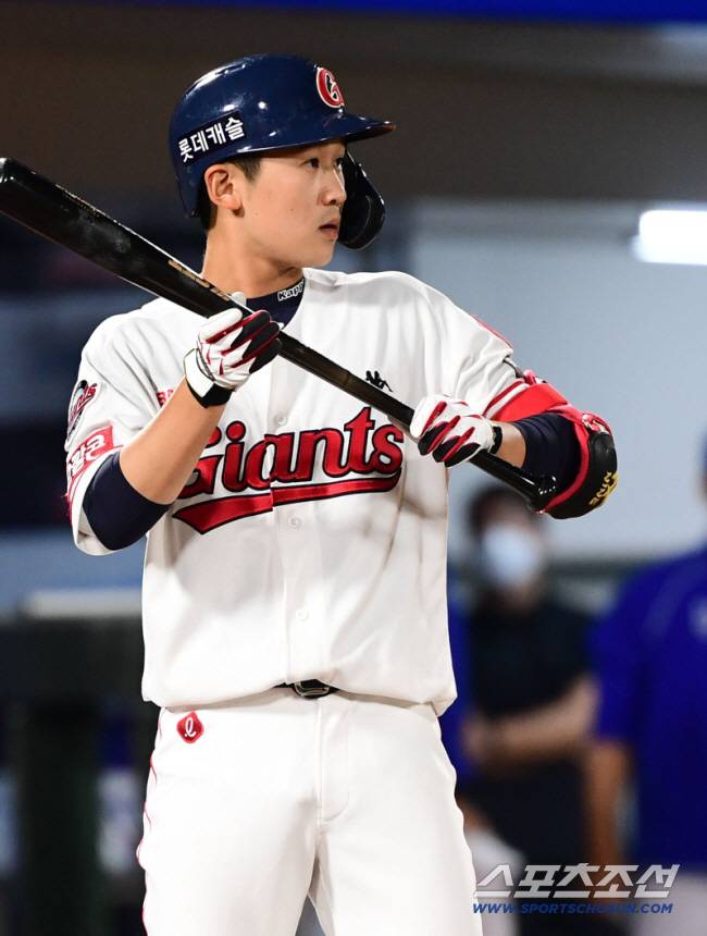 '불법인줄 몰랐다'면 가중처벌? '일벌백계' 천명한 롯데…도박 4인방 향한 철퇴