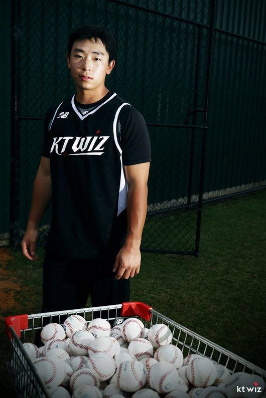 ‘19세’ 대형 유격수 탄생 서막인가, 한화 울린 호주팀 상대 솔로포 폭발…해설위원도 극찬 “이 정도면 수비 연습만 해도 된다”